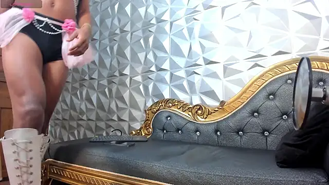 JADE-ESMERALDA online show from April 9, 7:30 pm