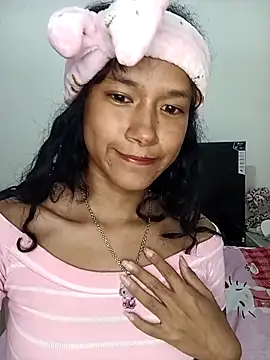 Yi Uzi online show from April 11, 12:50 am