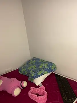 Nia Roswell online show from April 9, 9:59 am