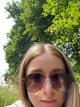 AliceVilliers online show from July 6, 8:41 am