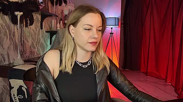 VireliaMoonfall online show from April 25, 1:41 pm