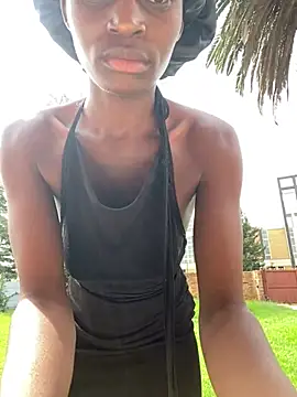 DarkChocolateSlender  online show from March 28, 12:15 pm