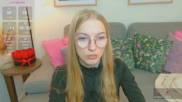 EvaEvis online show from April 4, 5:50 am