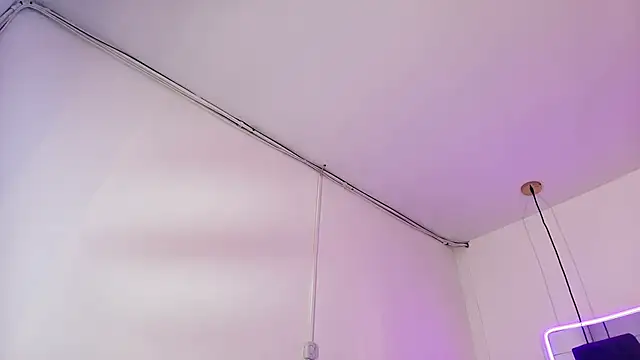 scarlett turner  online show from April 9, 1:05 pm