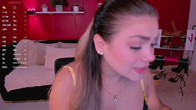 Sofia Velvetx online show from May 25, 2:49 pm