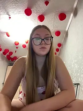 MissAuroraX online show from April 15, 5:57 pm