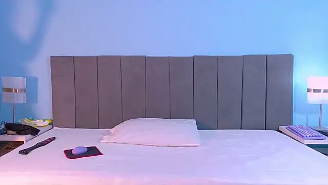 candistel online show from April 22, 6:27 pm