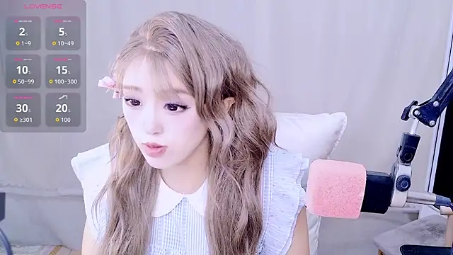 Cuviee online show from May 23, 12:36 pm