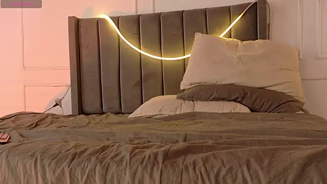 Amunet lafayette  online show from March 29, 2:49 pm