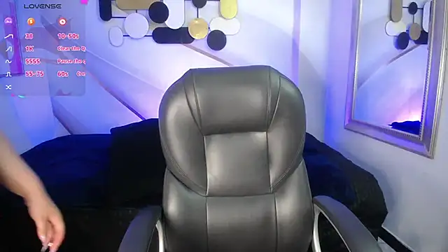 Pandora mask online show from April 9, 7:19 pm