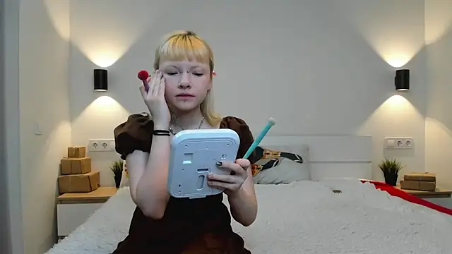 EIanorPuglia online show from April 8, 4:58 am