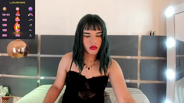 GlossyBratz online show from May 26, 8:41 pm
