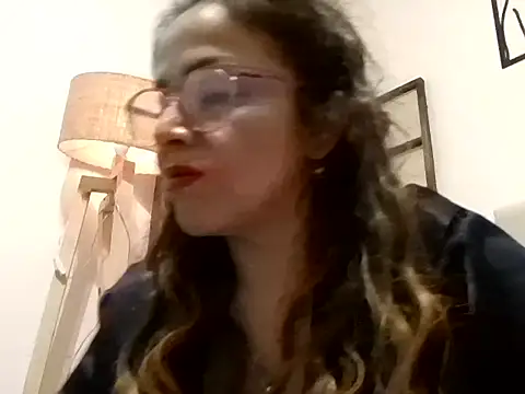 ambargolosa1979 online show from April 13, 10:21 pm