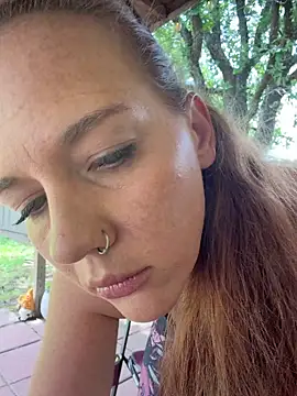 RoxyRedXO12 online show from April 24, 7:05 pm