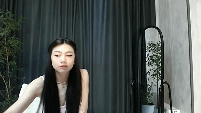 SecretTiny online show from April 9, 12:32 pm