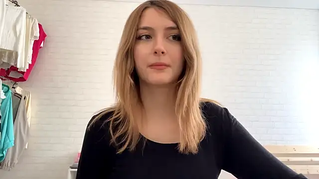 CassiPlacido online show from April 4, 9:08 am