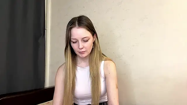 MaryManchitto online show from April 5, 3:33 pm