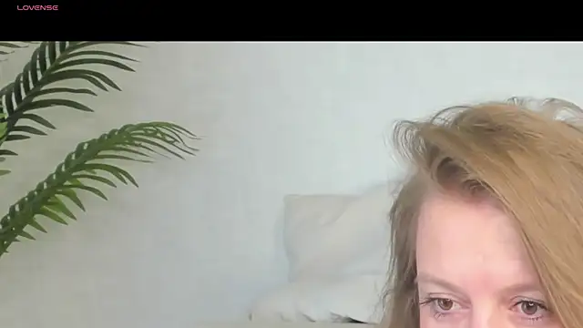 CleoXotie online show from June 13, 1:36 am