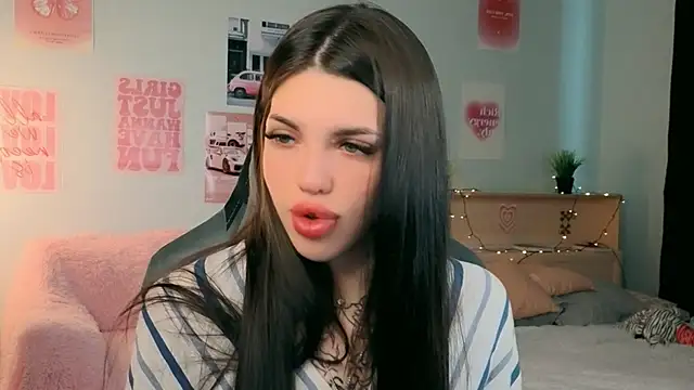 molly rettyy online show from May 8, 4:38 am