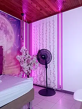 Lola Starr online show from April 8, 5:09 am