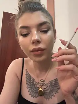 AishaDiamond online show from April 1, 4:24 am