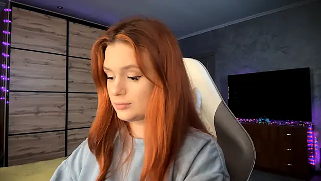 FoxyEmma online show from April 1, 3:09 pm