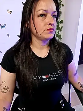 Isa bluee online show from April 9, 11:43 pm