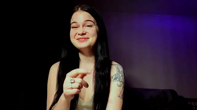 BellaLuxury online show from April 5, 3:55 pm