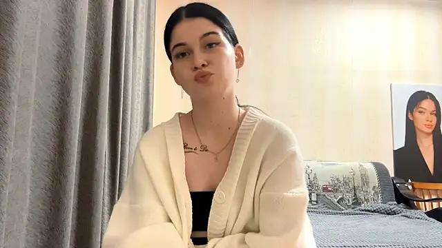 BellaLuxury online show from April 14, 3:45 pm