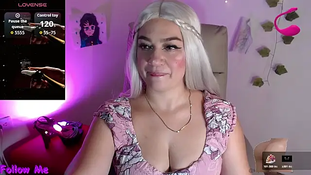 Carolina 2403 online show from April 9, 11:10 pm