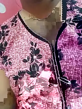 itz-liliroy online show from April 5, 1:21 pm