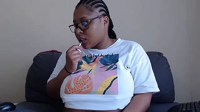 xxZoeyx online show from October 8, 5:34 am