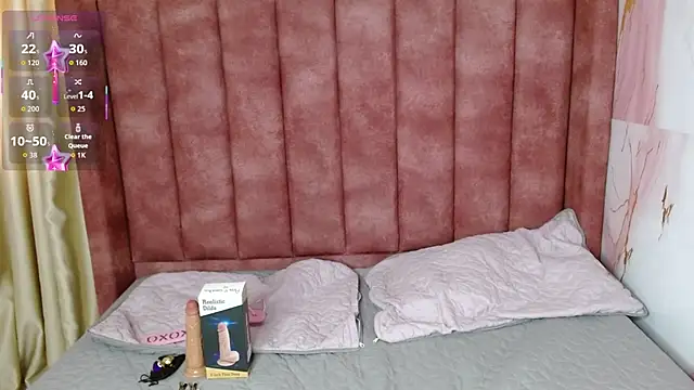 ariann cat online show from April 10, 1:50 pm