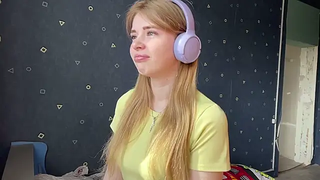 fanybuny online show from April 2, 7:39 am