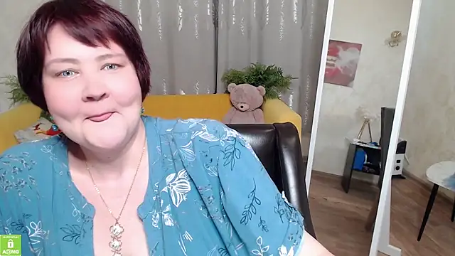 QUEEN02030 online show from May 25, 10:25 am