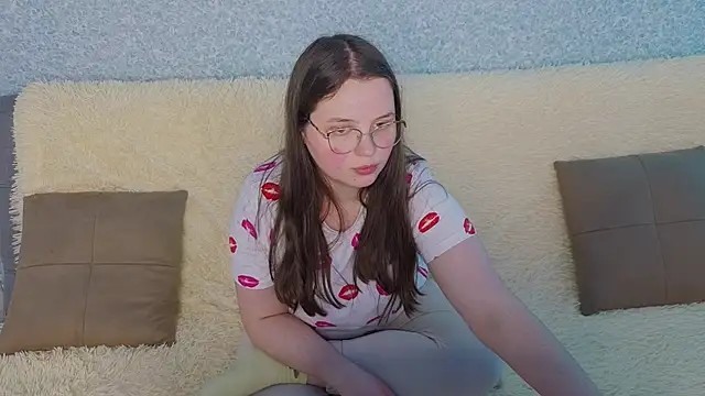 SofiDreamm online show from April 7, 2:30 pm