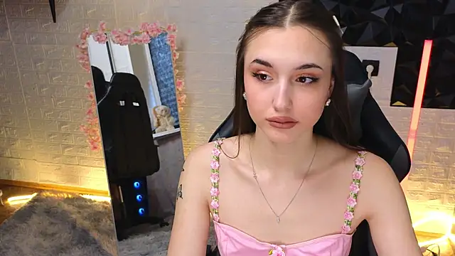 belle cute online show from April 12, 2:25 am