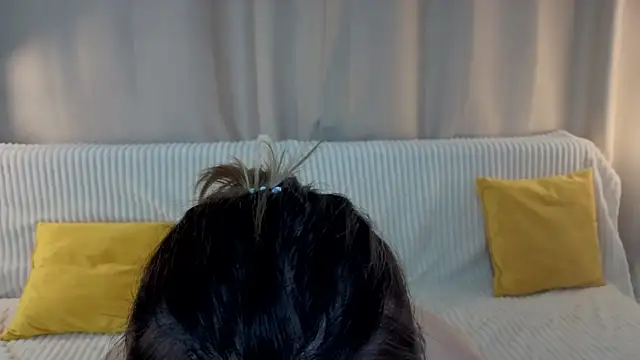 CythiaFelmet online show from April 11, 7:45 am