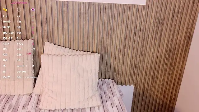 Cloe evans  online show from April 8, 8:11 pm