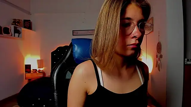 SaraRoads online show from April 10, 9:21 pm