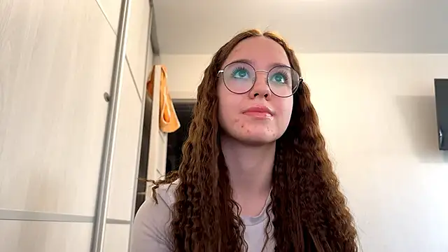 AriaGrand online show from April 7, 8:16 am