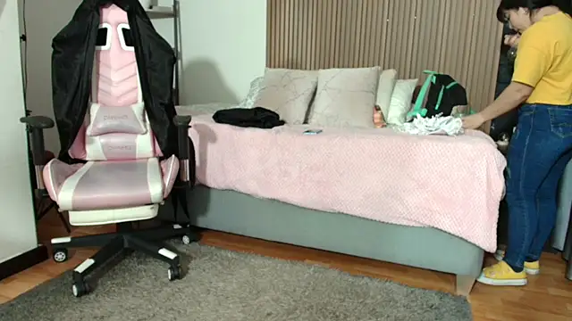 camille sinclair  online show from April 9, 7:08 pm