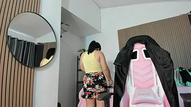 camille sinclair  online show from April 8, 7:16 pm