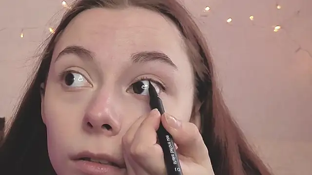 MissyLarde online show from April 7, 8:38 am