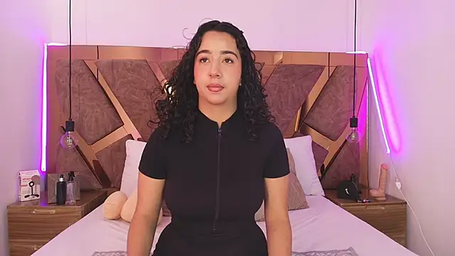 bella swwan  online show from May 9, 6:10 pm