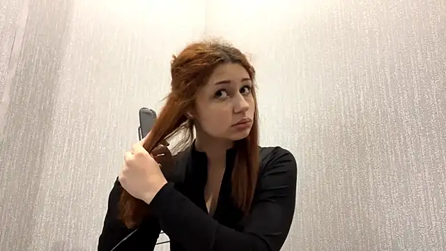 AnalisaPfliger online show from April 9, 4:04 am