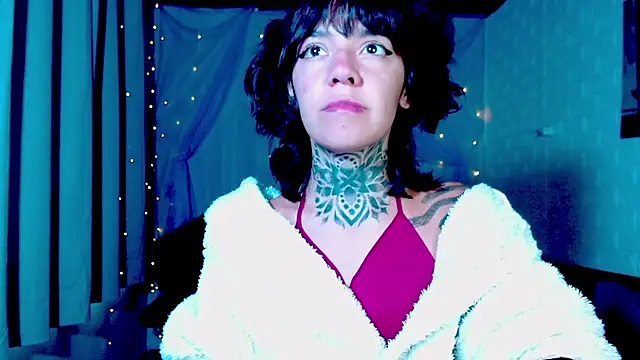 LannieGonzales online show from April 6, 12:50 pm