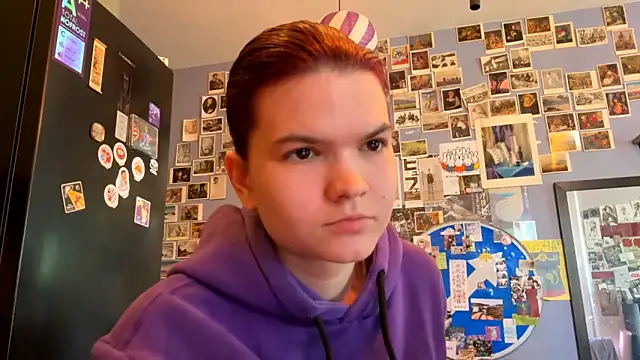 DarylLarrow online show from April 9, 6:19 am