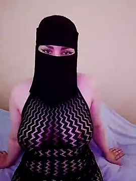 Queen Lola online show from May 15, 2:53 pm