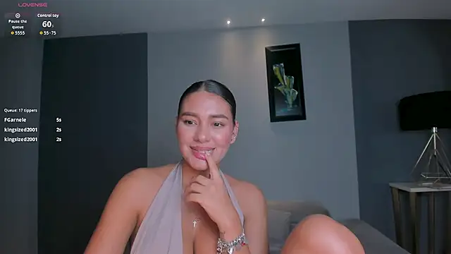 SophieWatsonX online show from May 3, 12:41 pm